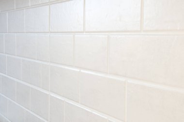 Beyaz dikdörtgen fayans. Mutfakta. Doku