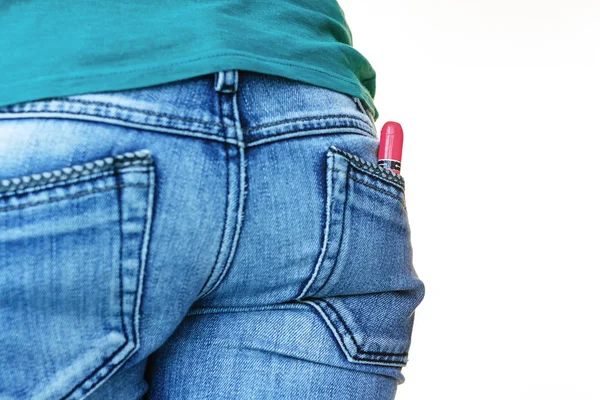 Tampon sortant d'une poche de jeans femme — Photo