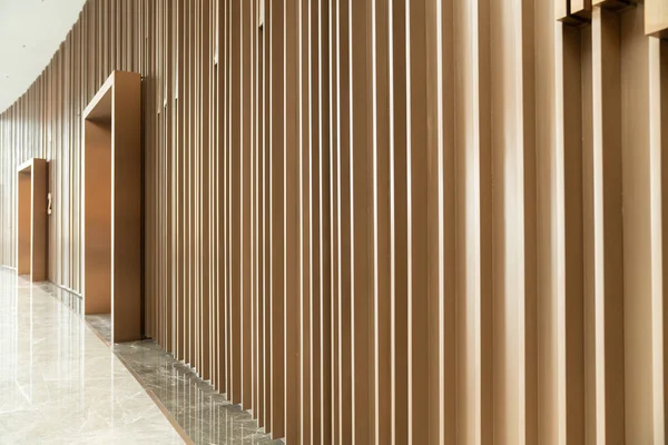 Detail of Random wooden strip wall in vertical direction at pre- — Stock Photo, Image