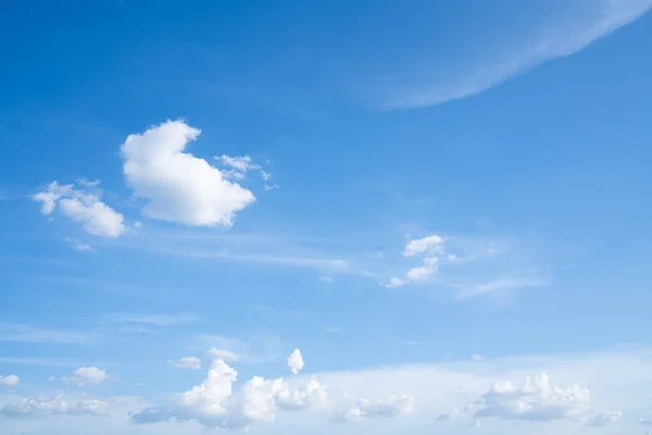 Ciel Bleu Avec Nuages Blancs Plein Jour Arrière Plan Espace — Photo