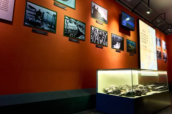 Ho Chi Minh City, Vietnam - 20. listopadu2019. Muzeum pozůstatků války, Obrázky obětí války. — Stock fotografie