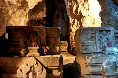 Da Nang, Vietnam - 22 Kasım 2019: Marble dağlarındaki mağara, Da Nang, Vietnam