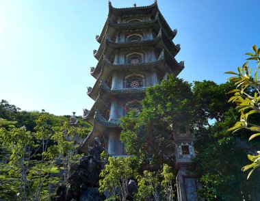 Da Nang, Vietnam - 22 Kasım 2019: Marble dağları tapınağında Pagoda, Da Nang, Vietnam