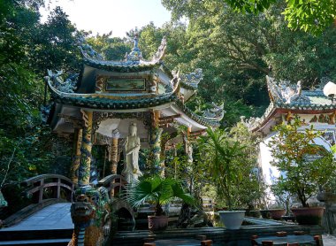 Da Nang, Vietnam - 22 Kasım 2019: Marble dağları tapınağında Pagoda, Da Nang, Vietnam