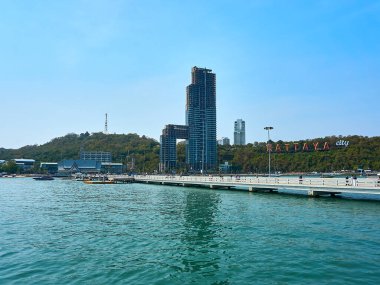 Pattaya, Tayland - 24 Ocak 2020: Pattaya şehir tabelasının havadan görünüşü, Pattaya Tayland.