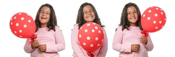 Κοριτσάκι χαμογελαστό με κόκκινο μπαλόνι σε λευκό φόντο — Φωτογραφία Αρχείου