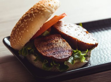 pişmiş seitan yemekleri, vegan ve vejetaryen gıda