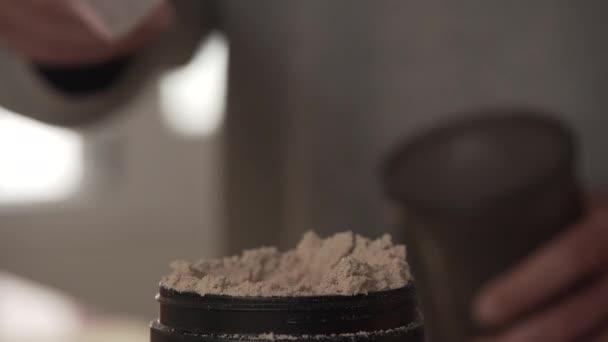 Servir Une Portion Poudre Protéines Dans Bouteille Shaker — Video