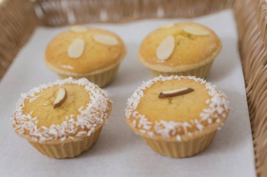 Bademli kek manzarasını kapat. 