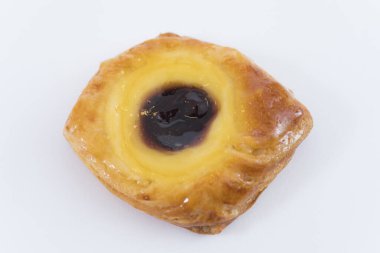 Reçelli puf böreği