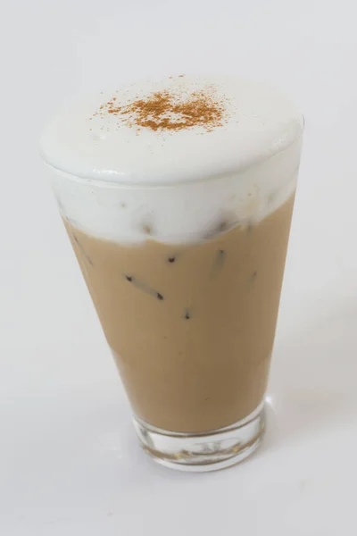 Beyaz Üzerine Izole Edilmiş Buzlu Kahve — Stok fotoğraf