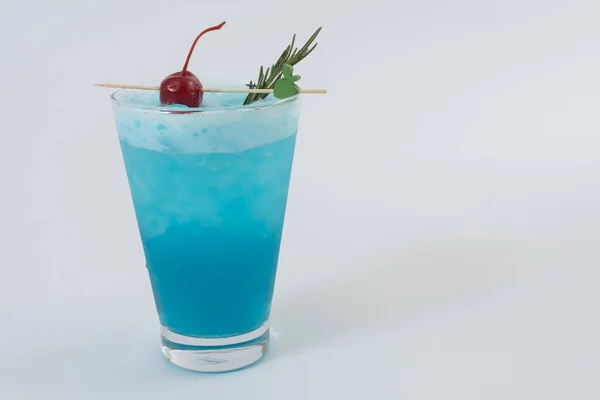 Blue Soda Blue Hawaiian Koktél Fehér Háttér — Stock Fotó