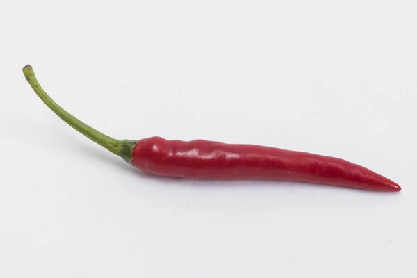 Close Bovenaanzicht Rode Chili Peper Witte Achtergrond Rauw Voedselingrediënt Concept — Stockfoto