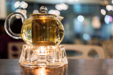 Isıtıcı ile cam çaydanlık