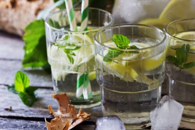 Taze ev yapımı limonata