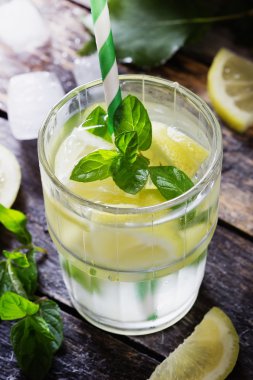 Lezzetli ev yapımı limonata 