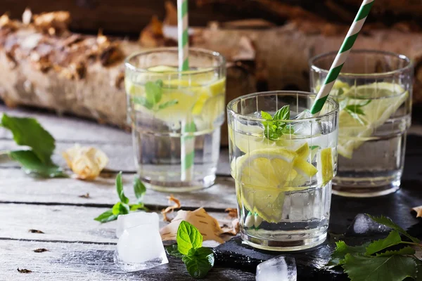 Lezzetli ev yapımı limonata — Stok fotoğraf