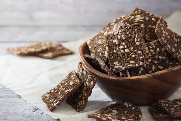 Snijd gedroogd roggebrood Rechtenvrije Stockfoto's