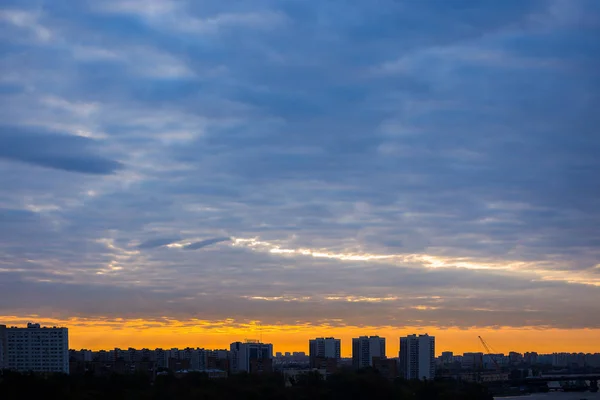 Malerischer Sonnenaufgang Über Der Stadt — Stockfoto