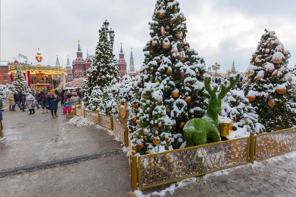 Москва Россия Января 2019 Года Заснеженная Манежная Площадь Москве Жители — стоковое фото