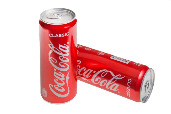 Moskau Russland Dezember 2019 Zwei Aluminium Coca Cola Dosen Auf — Stockfoto