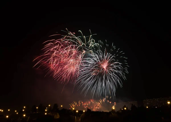 Focuri Artificii Peste Râu — Fotografie, imagine de stoc