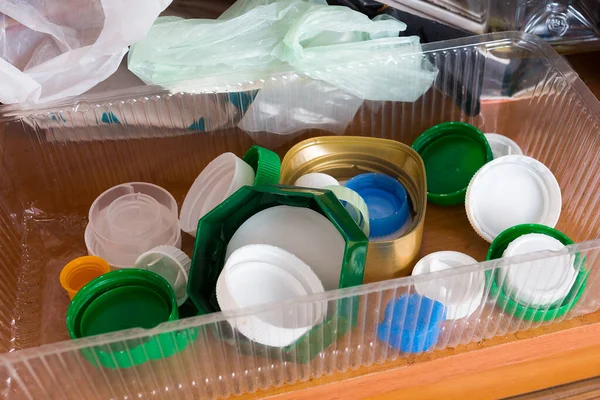 Kolorowe Plastikowe Nakrętki Butelek Koncepcja Recyklingu Zdjęć Dbałość Środowisko Ekologię — Zdjęcie stockowe