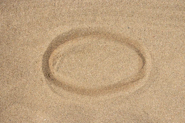 Υλοpiοιητικό Στρογγυλό Piλαίσιο Στην Άμμο Θάλασσα — Φωτογραφία Αρχείου