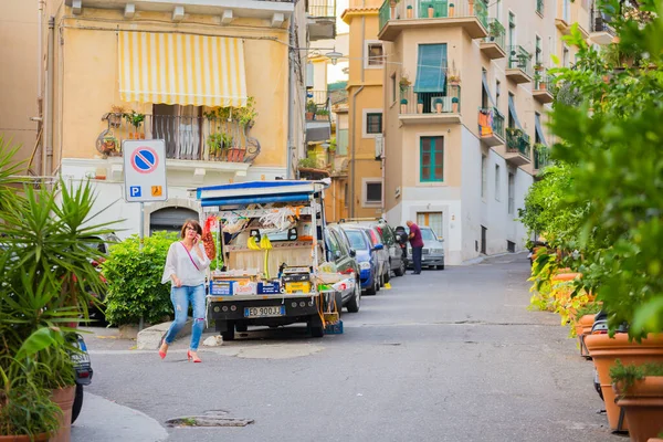 Taormina Sicily Itália Setembro 2019 Turistas Moradores Caminham Noite Pelas — Fotografia de Stock