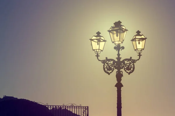 Lanterna Vidro Vintage Uma Plataforma Observação Uma Rua Taormina Ilha — Fotografia de Stock