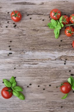 Bir çerçeve olarak dağınık domates. 