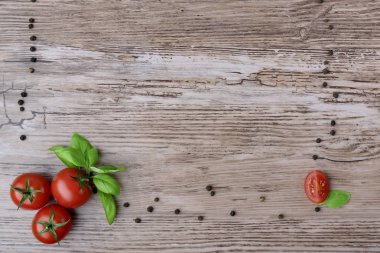 Bir çerçeve olarak dağınık domates. 