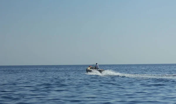 Motor boat in the sea — Stock Photo, Image