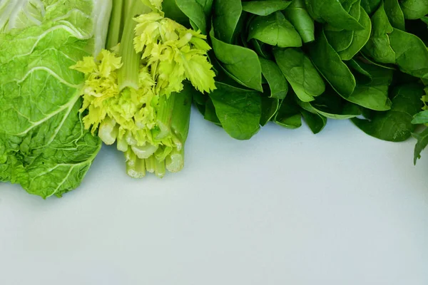 Sappige Verse Spinazie Arugula Sla Salade Een Witte Achtergrond Fresh — Stockfoto