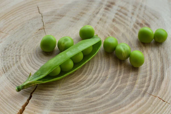 Nueva Cosecha Guisantes Verdes Maduros Frescos Legumes Green Guisantes Vainas — Foto de Stock