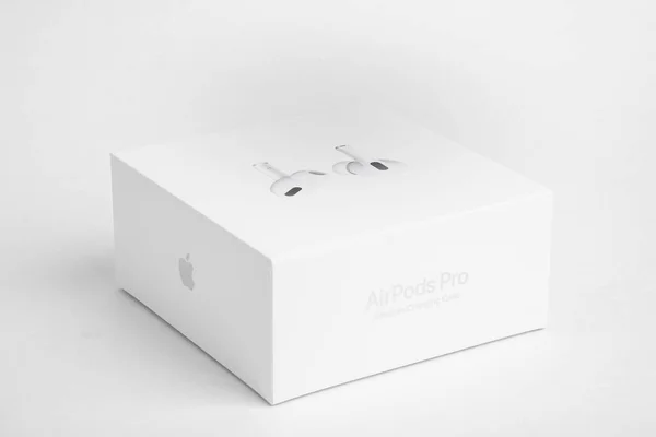 Download Caja de embalaje de Apple AirPods Pro — Foto editorial de ...