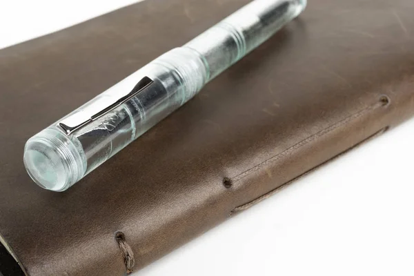 Brown Leather Journal And Green Glass Fountain Pen — Stock Photo, Image
