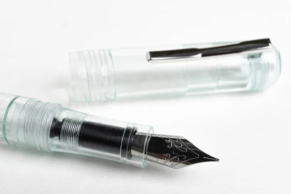 Fountain Pen van groen glas met demonstrator — Stockfoto