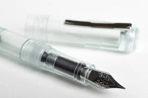 Green Glass Demonstrator Fountain Pen — стокове фото