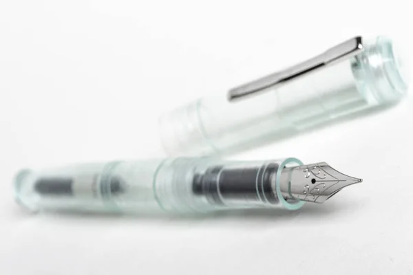 Green Glass Demonstrator Fountain Pen — Stock Photo, Image