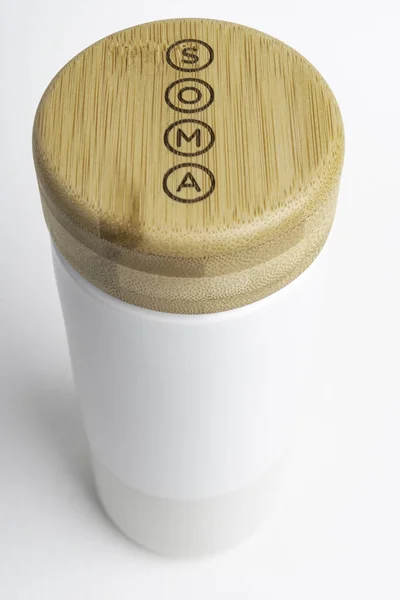 Biały kubek ceramiczny Soma — Zdjęcie stockowe