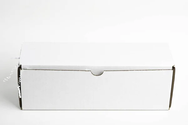 Загальна закрита біла пакувальна коробка — стокове фото