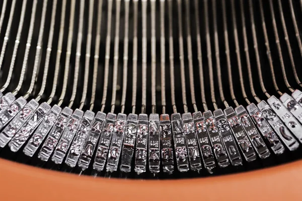 Zbliżenie Lub Ujęcie Makro Prętów Typowych Ręcznej Maszyny Pisania Stylu — Zdjęcie stockowe