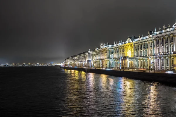 Museu Estadual Hermitage São Petersburgo Disparo Nocturno Vista Rio Neva — Fotografia de Stock