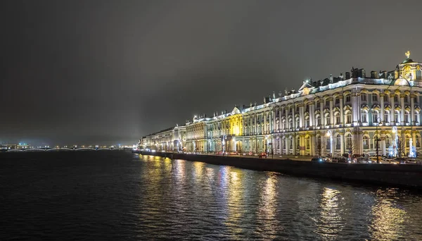 Museu Estadual Hermitage São Petersburgo Disparo Nocturno Vista Rio Neva — Fotografia de Stock
