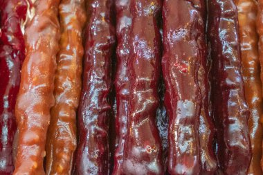 Ulusal Gürcü Tatlı Kilisesi. Fındık ve doğal üzüm şurubundan oluşmuş. Piyasada mahsul satmak. Doğal, sağlıklı, vitamin zengini gıdalar. Sağlığa Gıda.