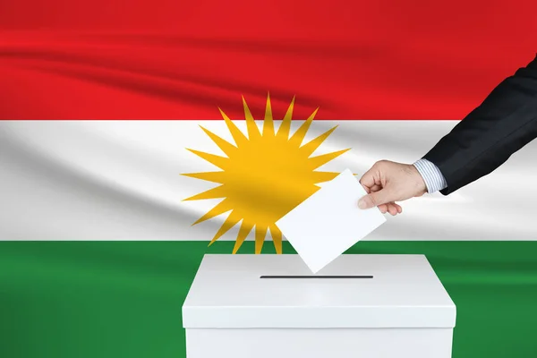 Elezioni Kurdistan Mano Dell Uomo Che Mette Suo Voto Nelle — Foto Stock