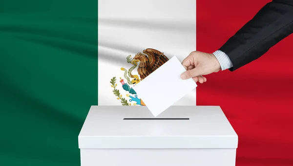 Выборы Мексике Рука Человека Положившего Свой Голос Урну Голосования Размахивал — стоковое фото