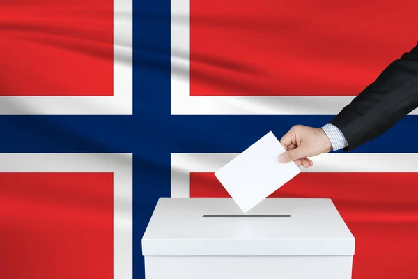 Вибори Норвегії Рука Людини Ставить Свій Голос Урну Голосування Прапор — стокове фото