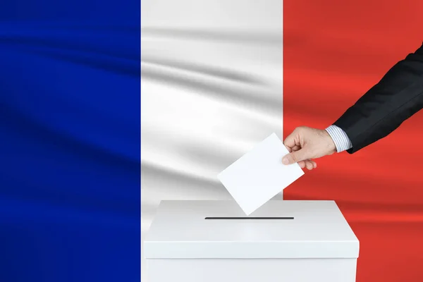 Élection Réunion Main Homme Qui Met Son Vote Dans Urne — Photo